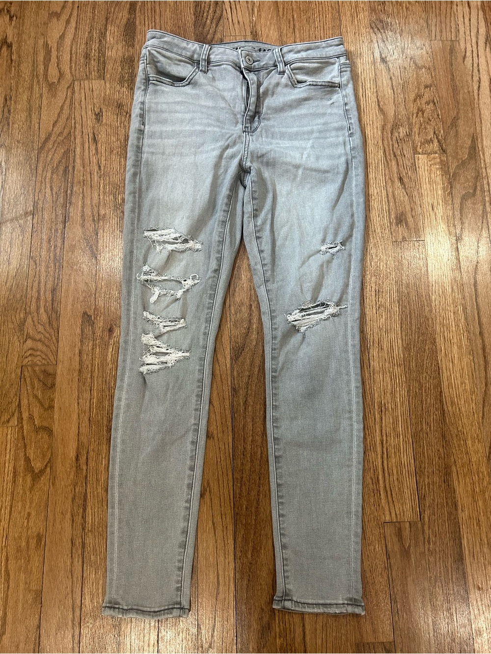 American eagle Distressed Light Gray Women's Skinny Jeans size 8